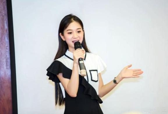 广东美女13岁做服务员,17岁创业,23岁全款买7套房,是真的吗?