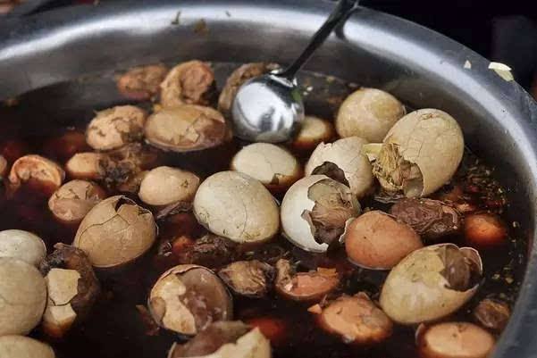 毛蛋和鸡蛋哪个更有营养,煮鸡蛋和毛蛋营养价值的区别