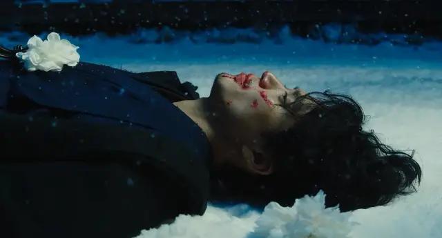 “生而为人，我很抱歉”，太宰治的一生，乃至今日，仍颇受争议