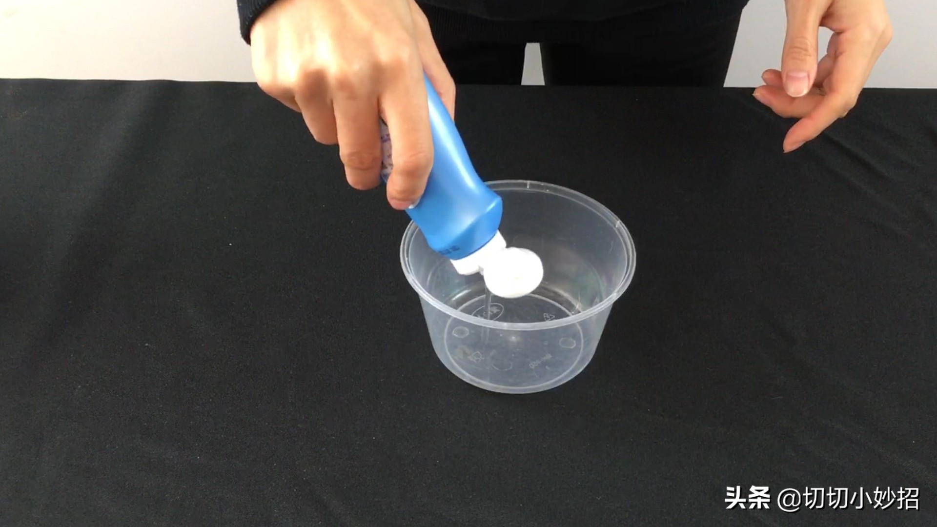 家里棉拖鞋臭味怎么去除,棉拖鞋又脏又臭学会1招不用水洗