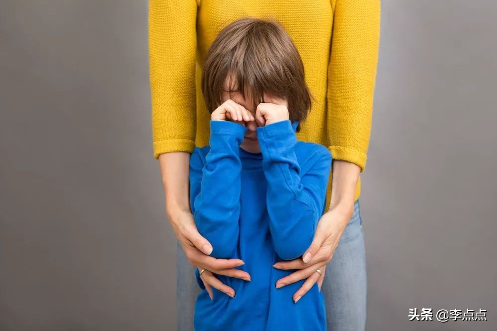 孩子被妈妈打得遍体鳞伤,孩子被同学的妈妈打