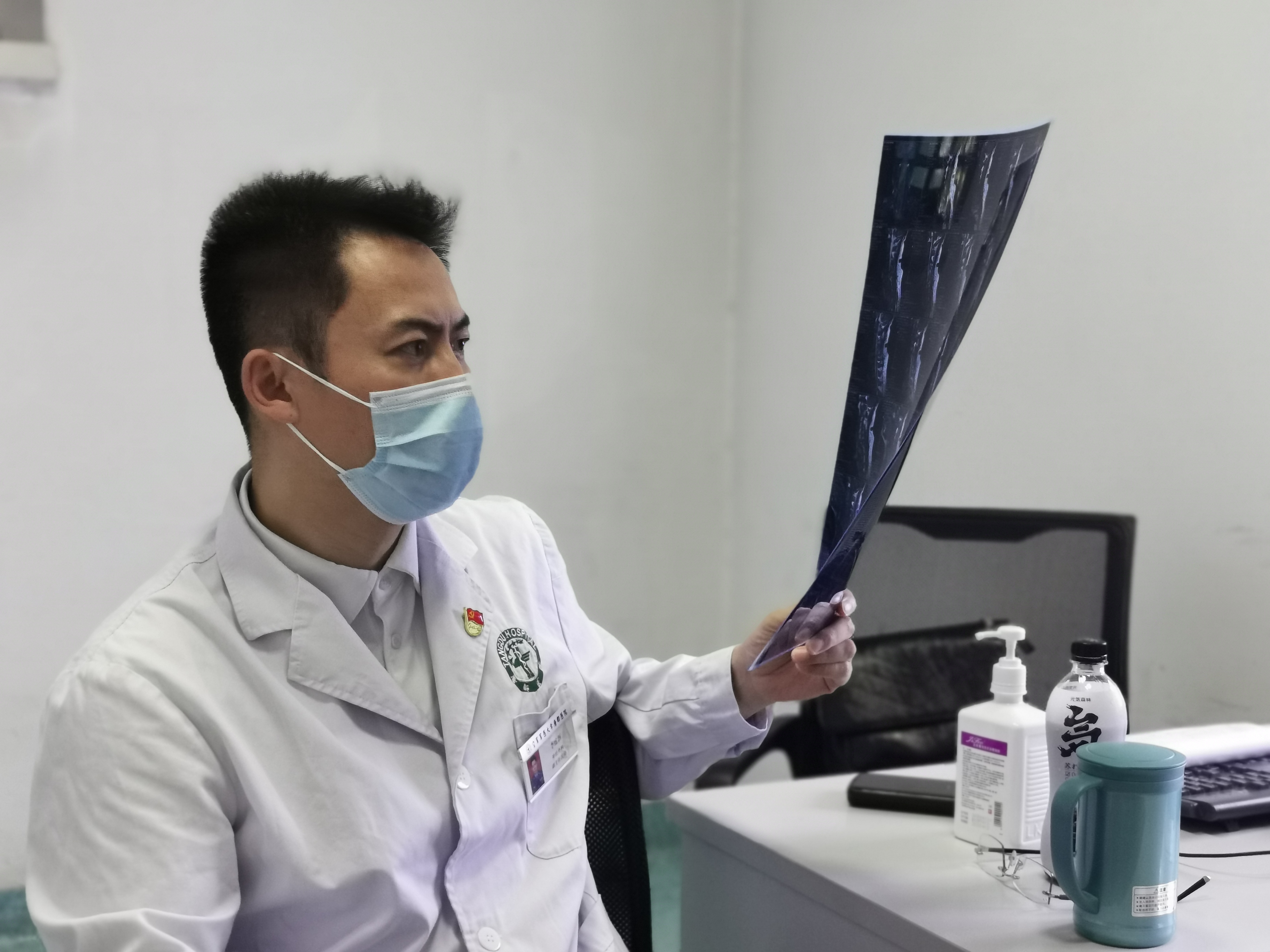 颈椎曲度变直能不能做手法复位,颈椎反曲科普视频