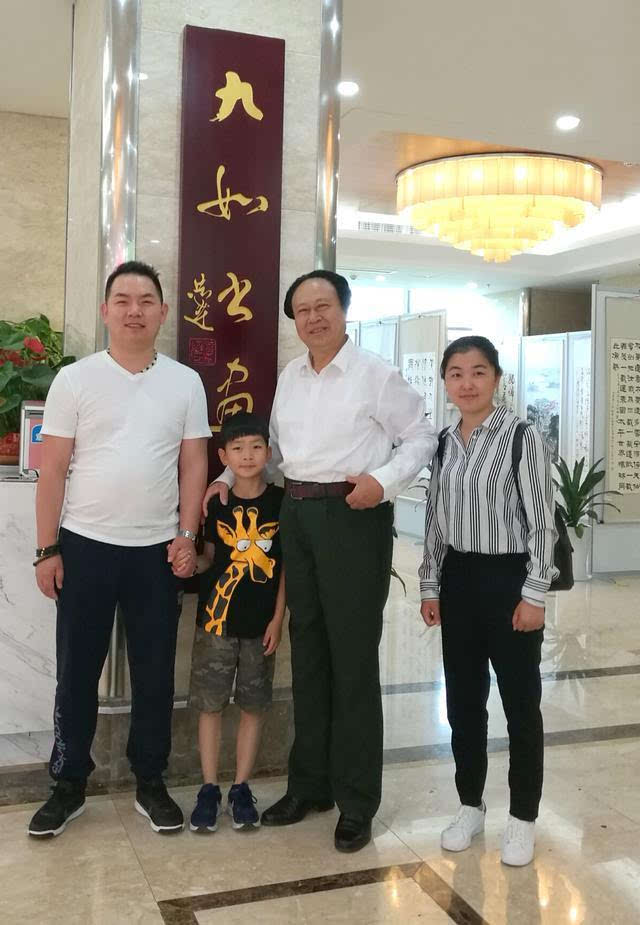 腾飞之黑马阳刚之气韵——著名军旅画家支力画作鉴赏