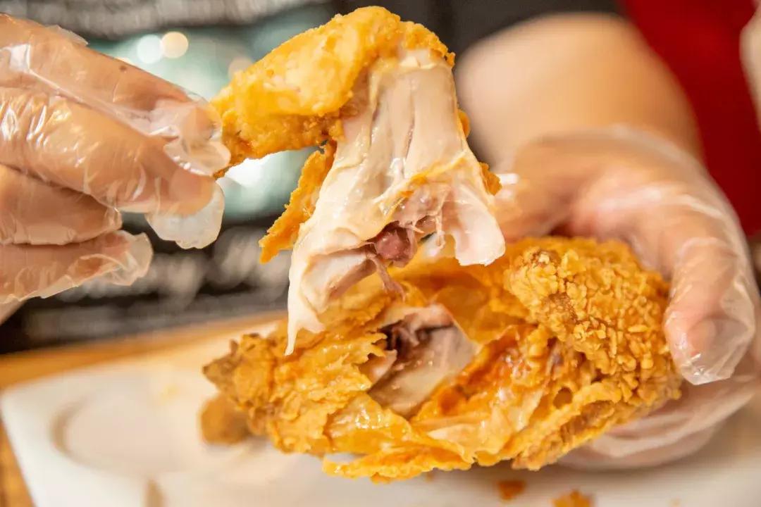 人气产品买一送一！披萨半价！现在来还能吃4顿霸王餐！