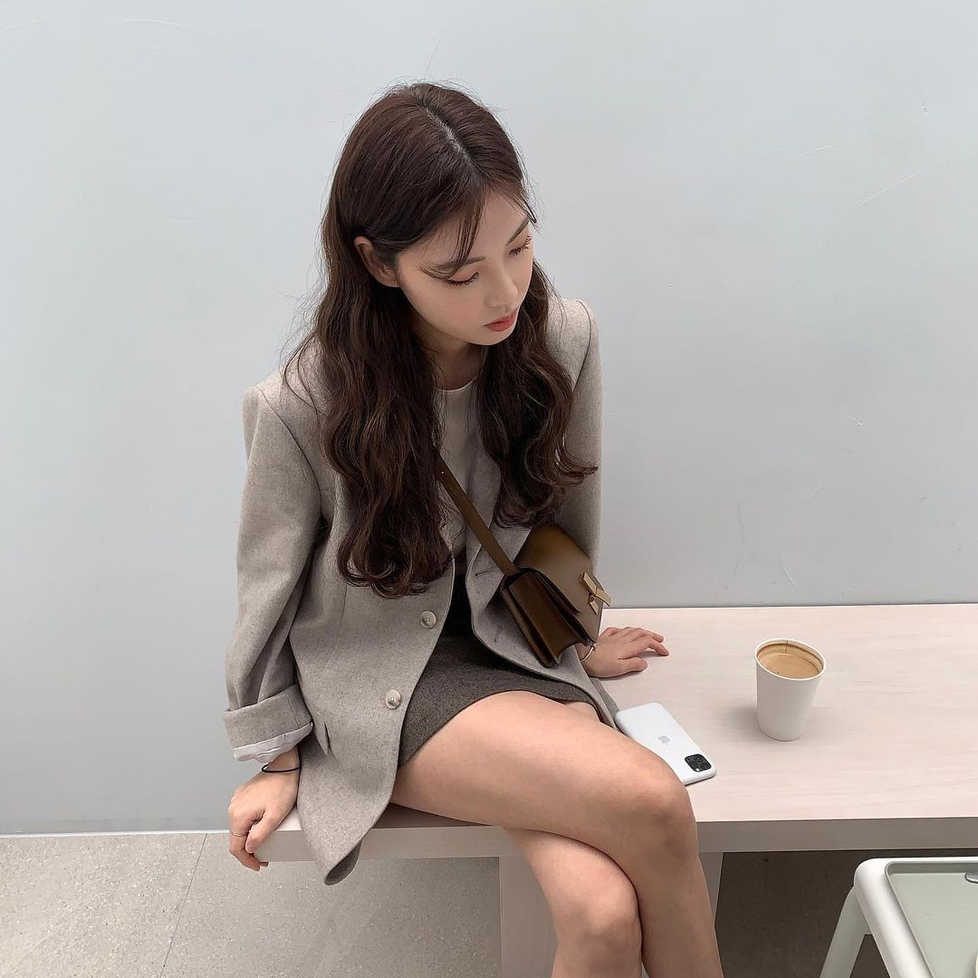 韩式减龄蓬松烫中短发羊毛卷,法式烫中短发羊毛卷