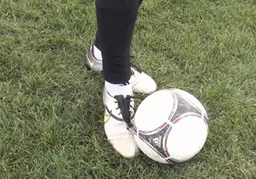 凌空抽射怎么练,弧线射门训练方法和技巧