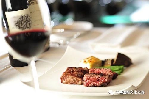 连巨星政要都亲睐的修道院葡萄酒庄你还不赶紧的｜尽在波黑福尔多