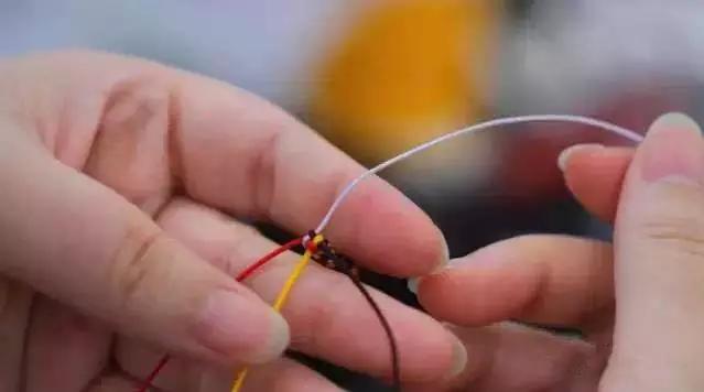 手工编绳怎么打结球,塑料手编绳如何打结