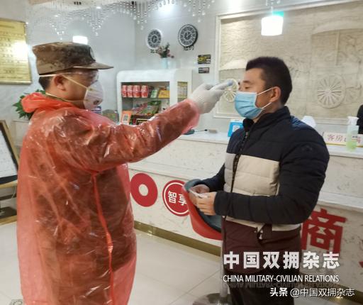 “大门神”“大工兵”“大忙人”“大老表”老兵曹宇林战“疫”中的四个角色令群众感动