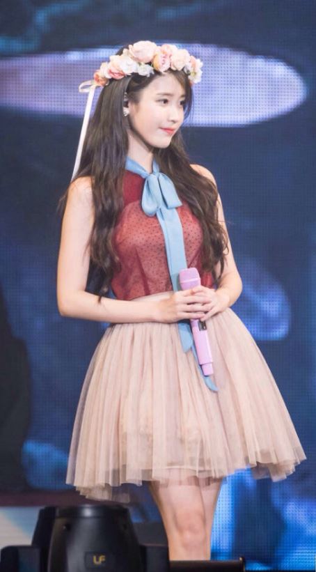 韩国李知恩iu牛仔裤,iu李知恩韩国跑男是哪一期