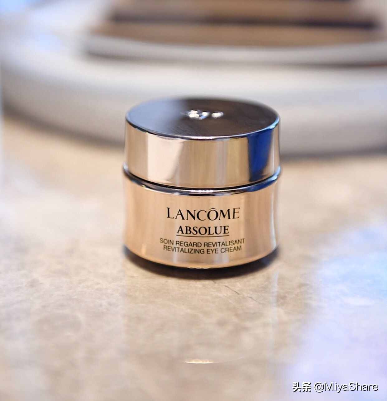 娇兰贵妇眼霜适合什么肤质,娇兰眼霜和sk2眼霜哪个好