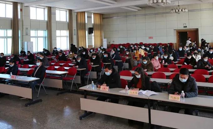 阜新高等专科学校七届十次教职工代表大会胜利召开