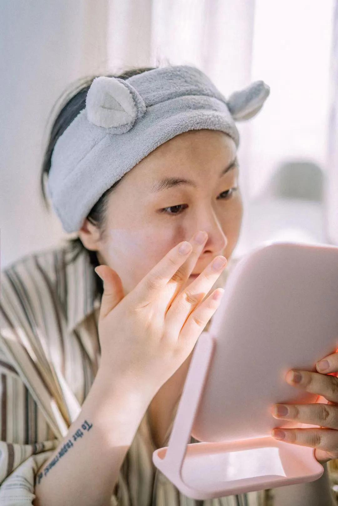 夏日的浪漫洗衣液香味持久留香,真丝护色洗衣液桑蚕丝专用