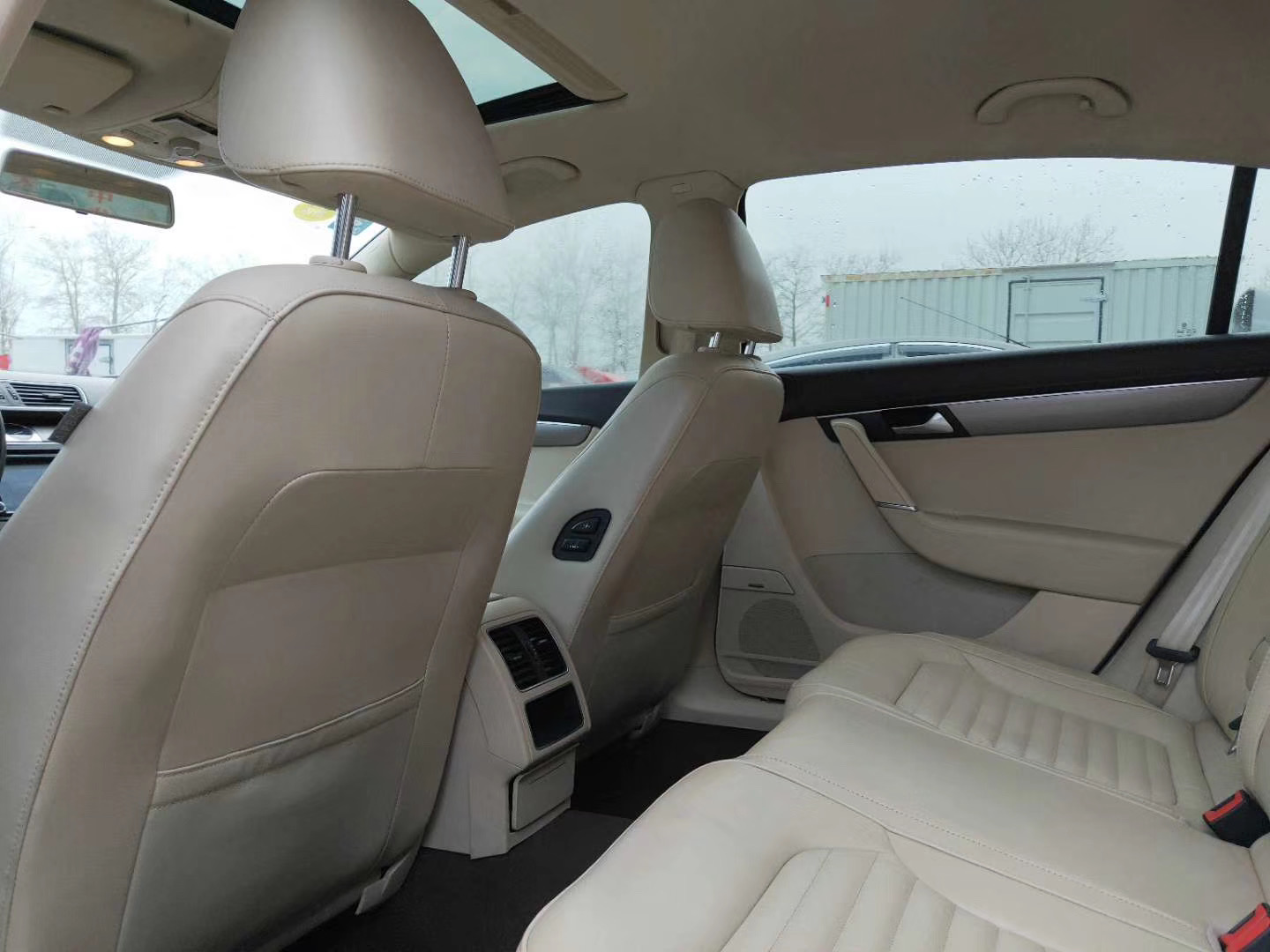 10年大众迈腾1.4t二手车值得买,大众迈腾2018款1.4t二手车多少钱