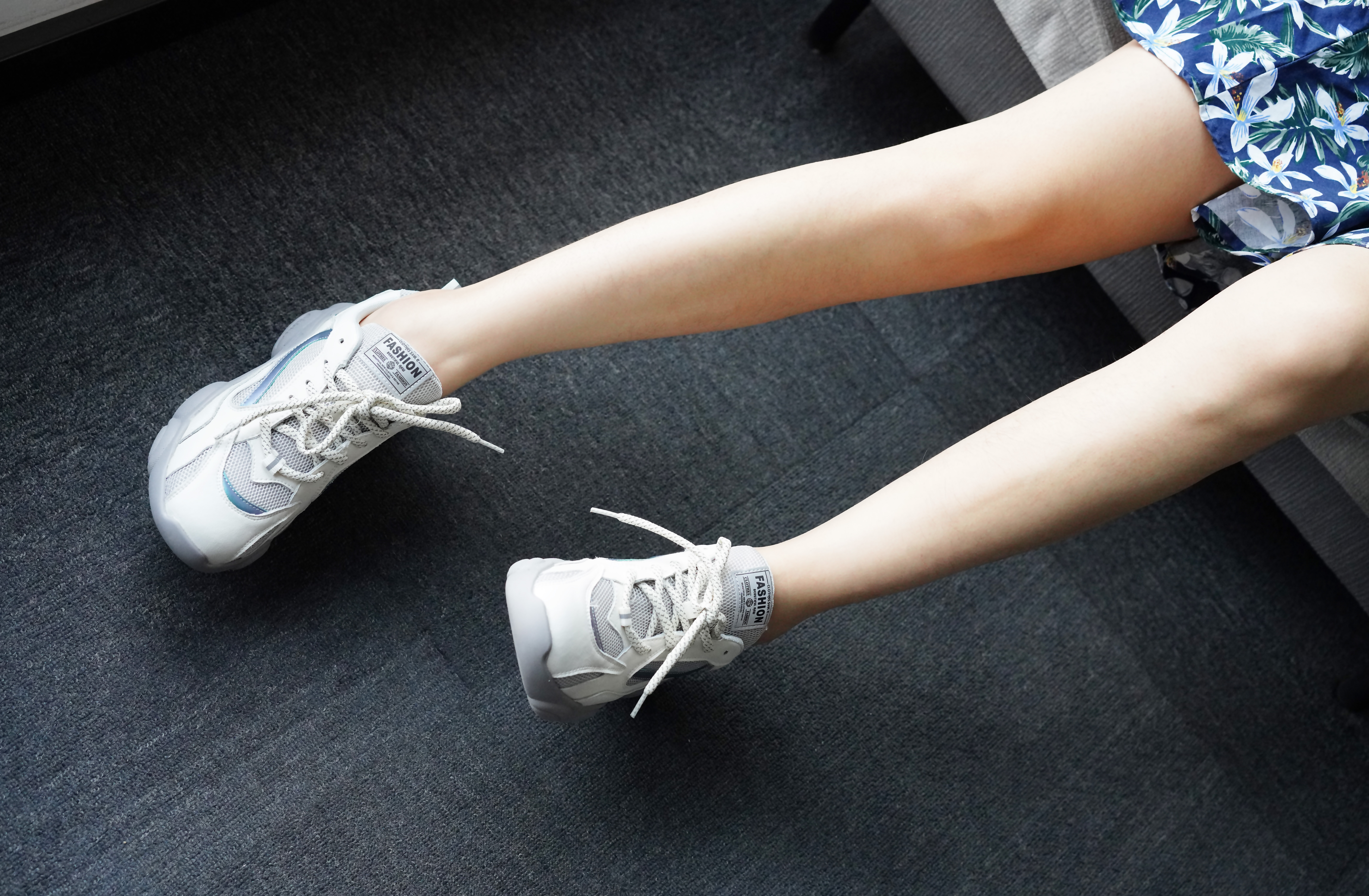 夏季哪款老爹鞋穿显脚秀气,最洋气夏季老爹鞋