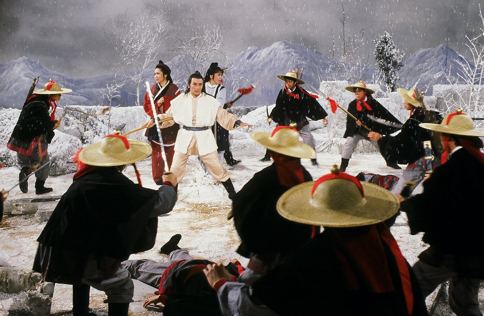 94版射雕英雄传黄蓉独斗七大高手,射雕94版黄蓉解开江南七怪死因