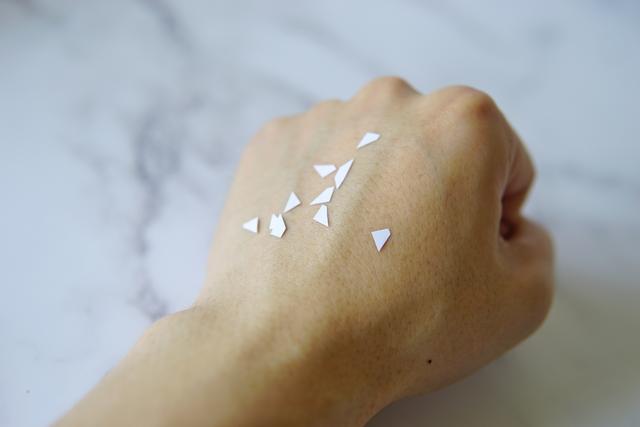 夏季面霜保湿不油腻退红不拔干,夏天清爽不油腻的面霜有哪些