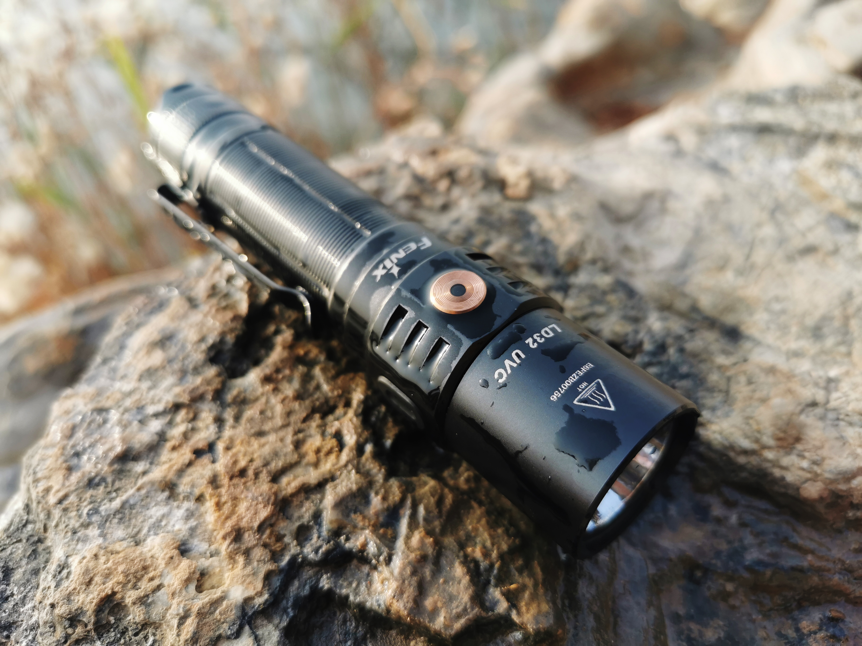 户外手电也能杀菌?FenixLD32手电化身成为抗疫EDC