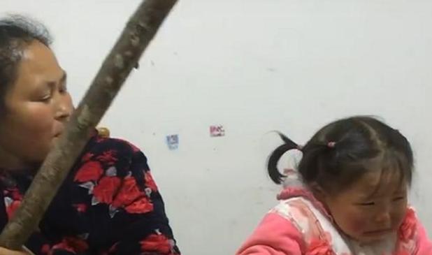 硬核奶奶打孩子,硬核奶奶后续