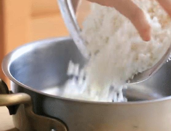 怎样做好吃的香鸡饭,如何在家做香菇滑鸡饭