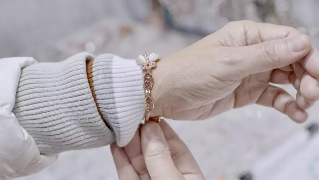 虽然妻离子散，丢掉工作，但我从没后悔做了变性手术