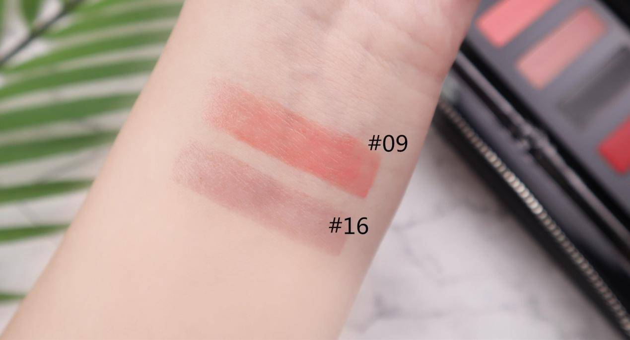 纪梵希唇彩口红,既是口红又是润唇膏