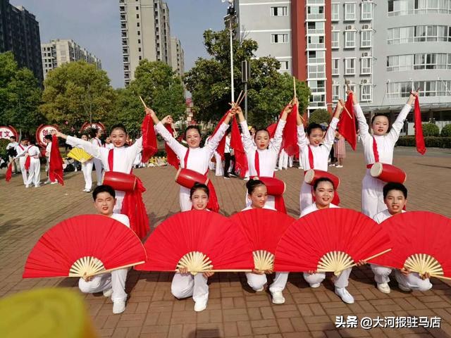 彩扇翻飞图片,彩扇翩飞