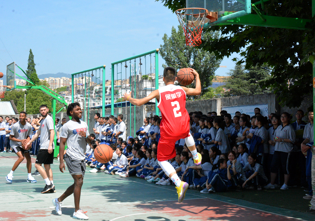 美国和西班牙篮球比赛,美国和西班牙篮球队来岚皋