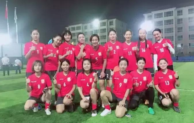 怒放女足,铿锵玫瑰美丽绽放女足夺冠