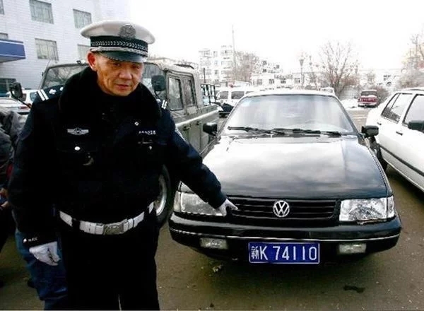 最新出炉，盘点那些搞笑的车牌号，见过一个算你牛