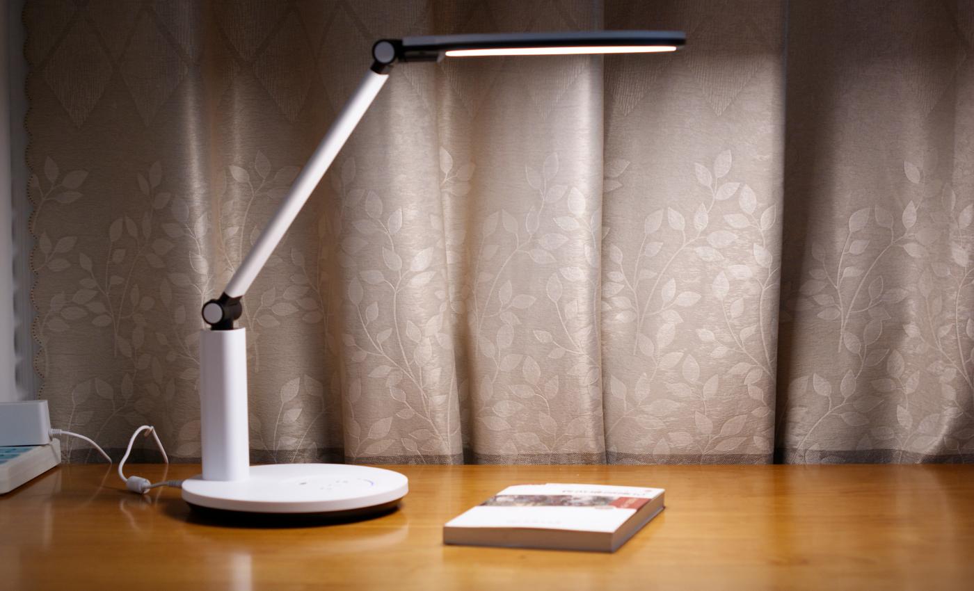 孩视宝智能护眼台灯,好视力和孩视宝台灯测评