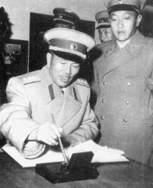 解方将军抗日,解方将军的传奇事迹