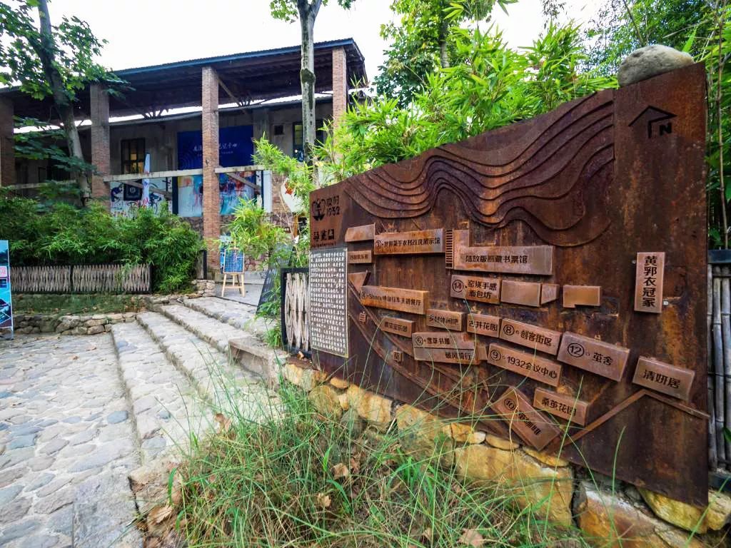 锈蚀耐候钢板表面需要处理么,耐候钢板在景观中的应用