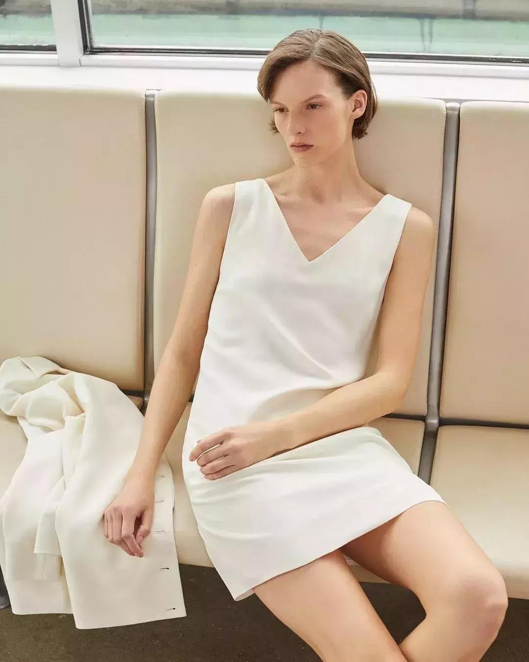 建议腿短的女生，一定要试试这5种搭配，超显腿长