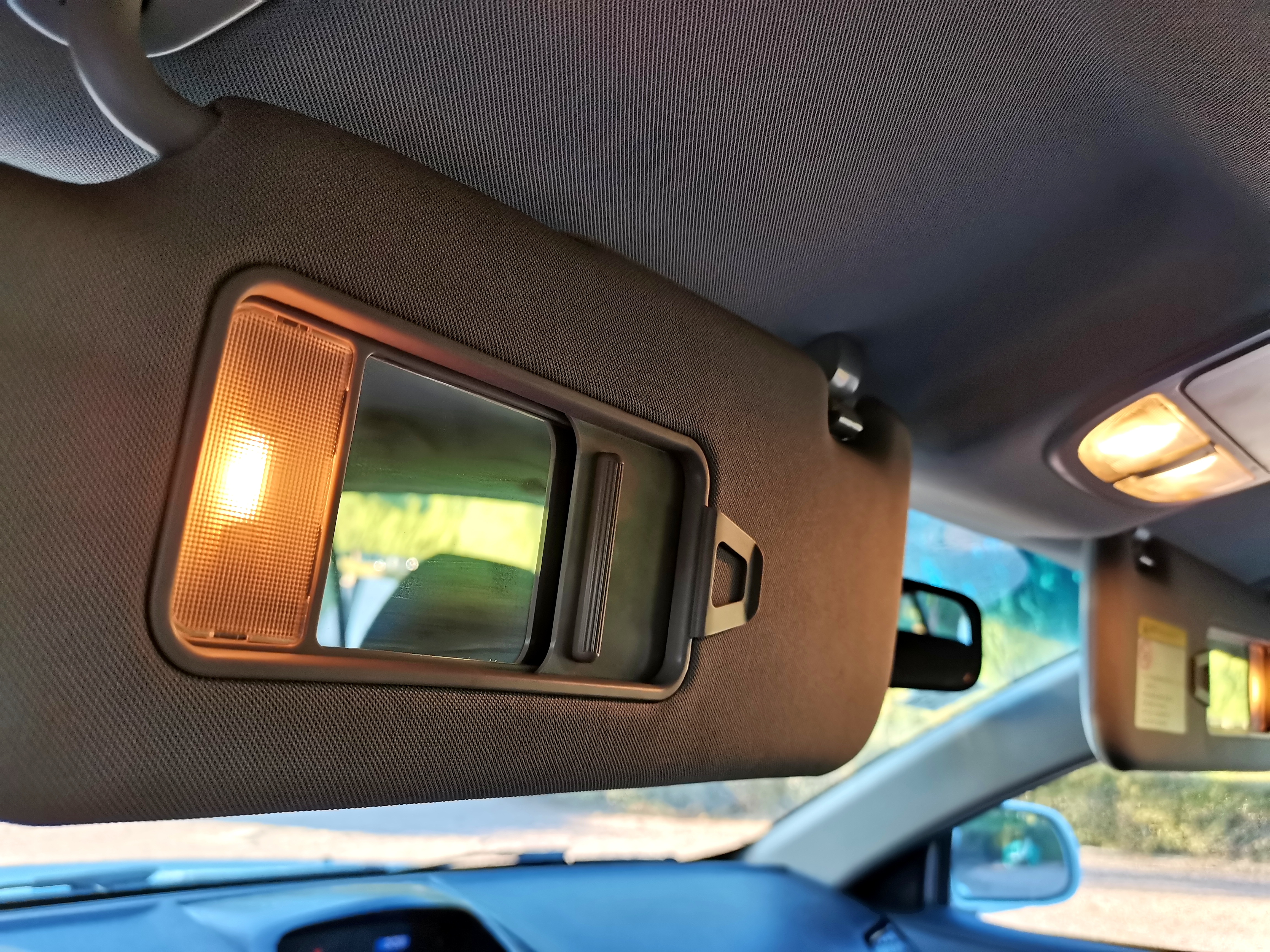 吉利帝豪ec7三元催化价格,万元左右的帝豪ec715可以买吗