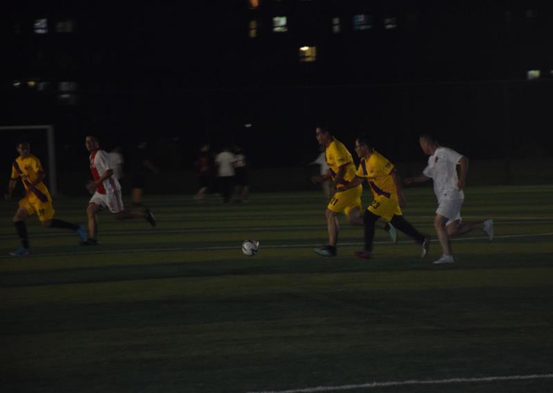 业余球场上后腰重不重要,业余足球场上位置