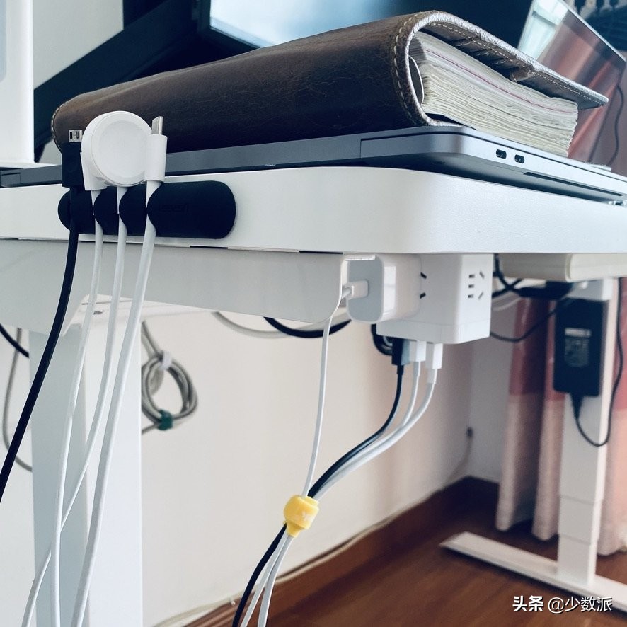 工作娱乐自由切换,工作时玩游戏怎么切换到桌面