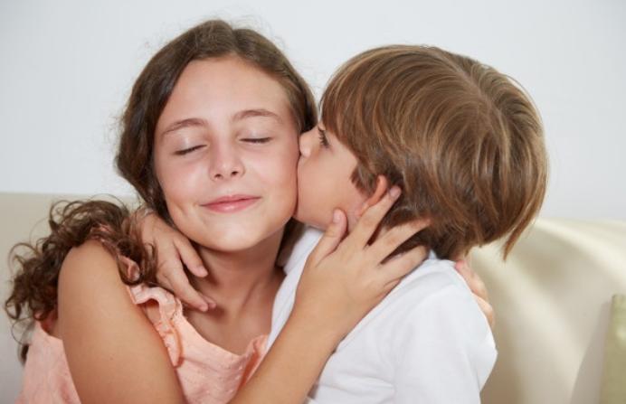 宝宝内向不爱说话怎么培养,孩子比较活泼内向怎么教