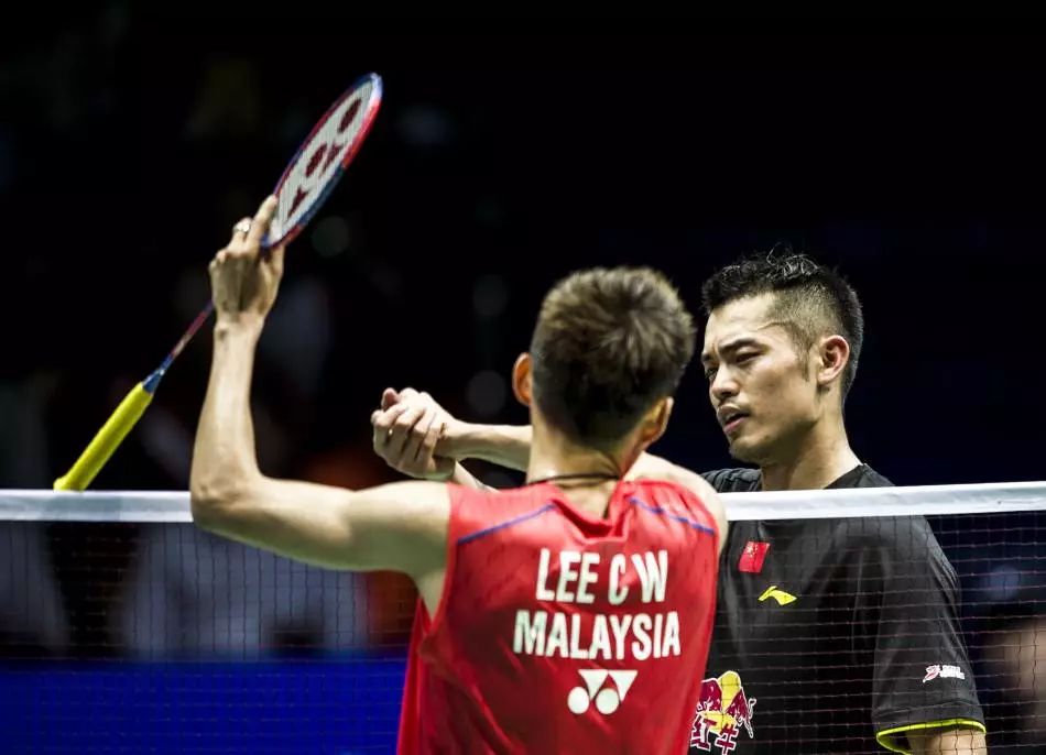 如何选择自己适合的羽毛球拍,如何选一把适合自己的羽毛球拍