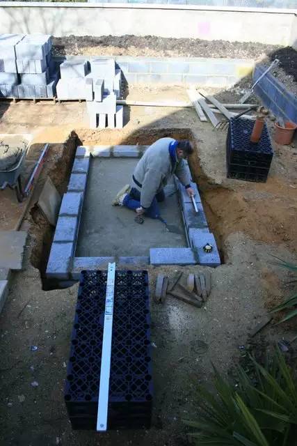 英国家庭花园建造,英国夫妇22年打造梦幻花园