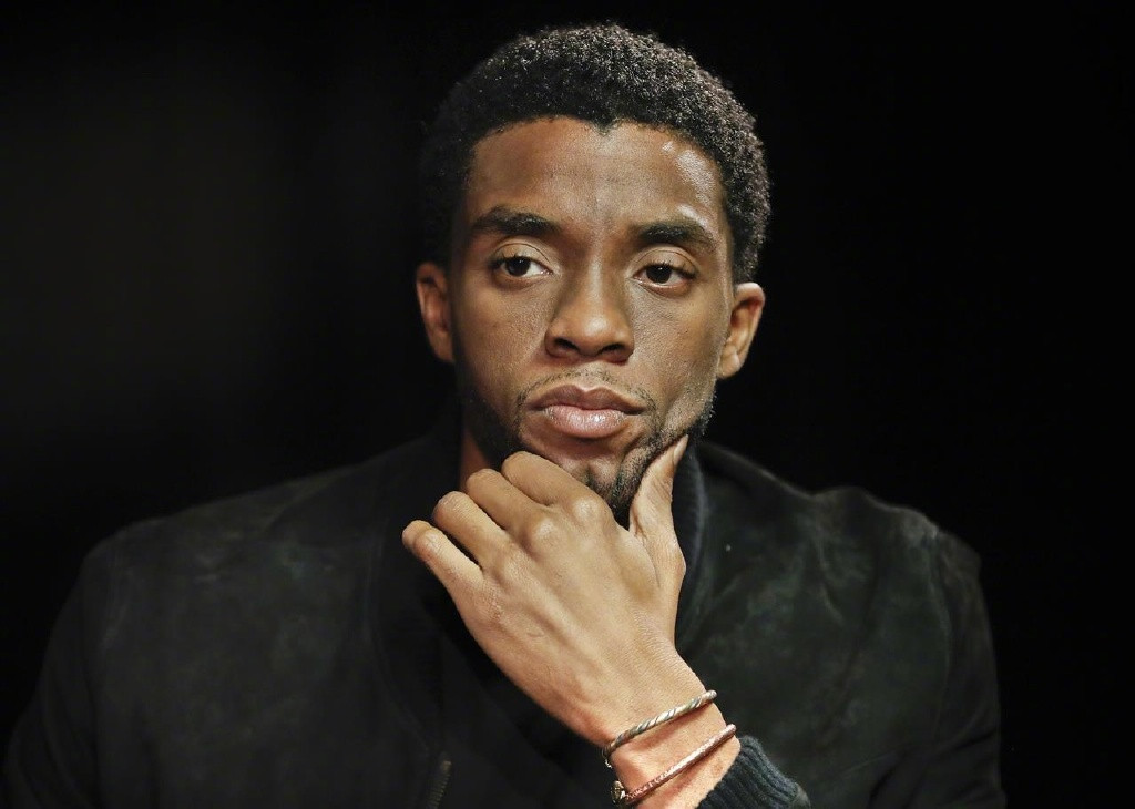 “黑豹”博斯曼新片饰演日本黑人武士，有望在《黑豹2》前上映