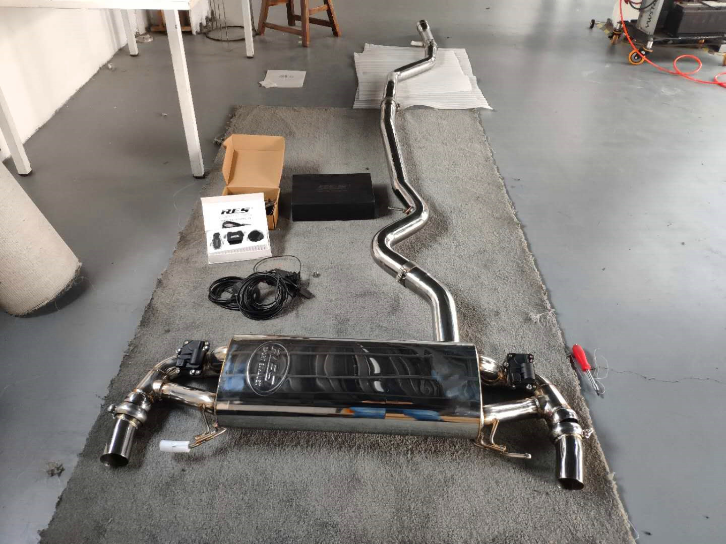 宝马325li曜夜版有排气声浪吗,20款宝马325li曜夜运动原厂排气