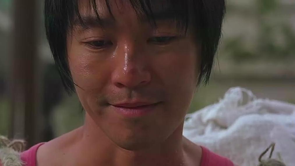 周星驰黄一飞表演节目,周星驰和黄一飞被酒瓶砸的视频