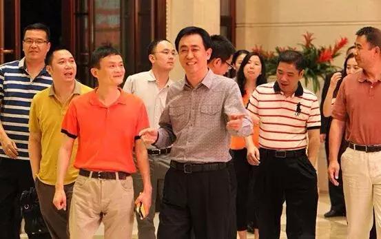 经典不过时的polo衫穿出高级感,皮尔卡丹t恤99元新款轻奢polo衫