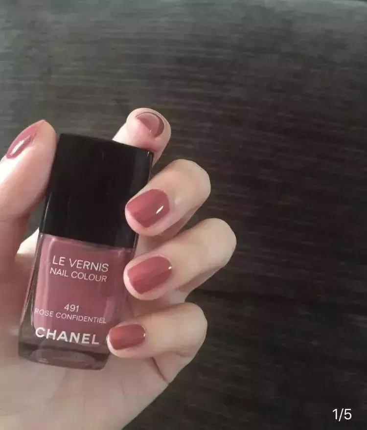 好看又显白的指甲油推荐,显白指甲油推荐秋冬款