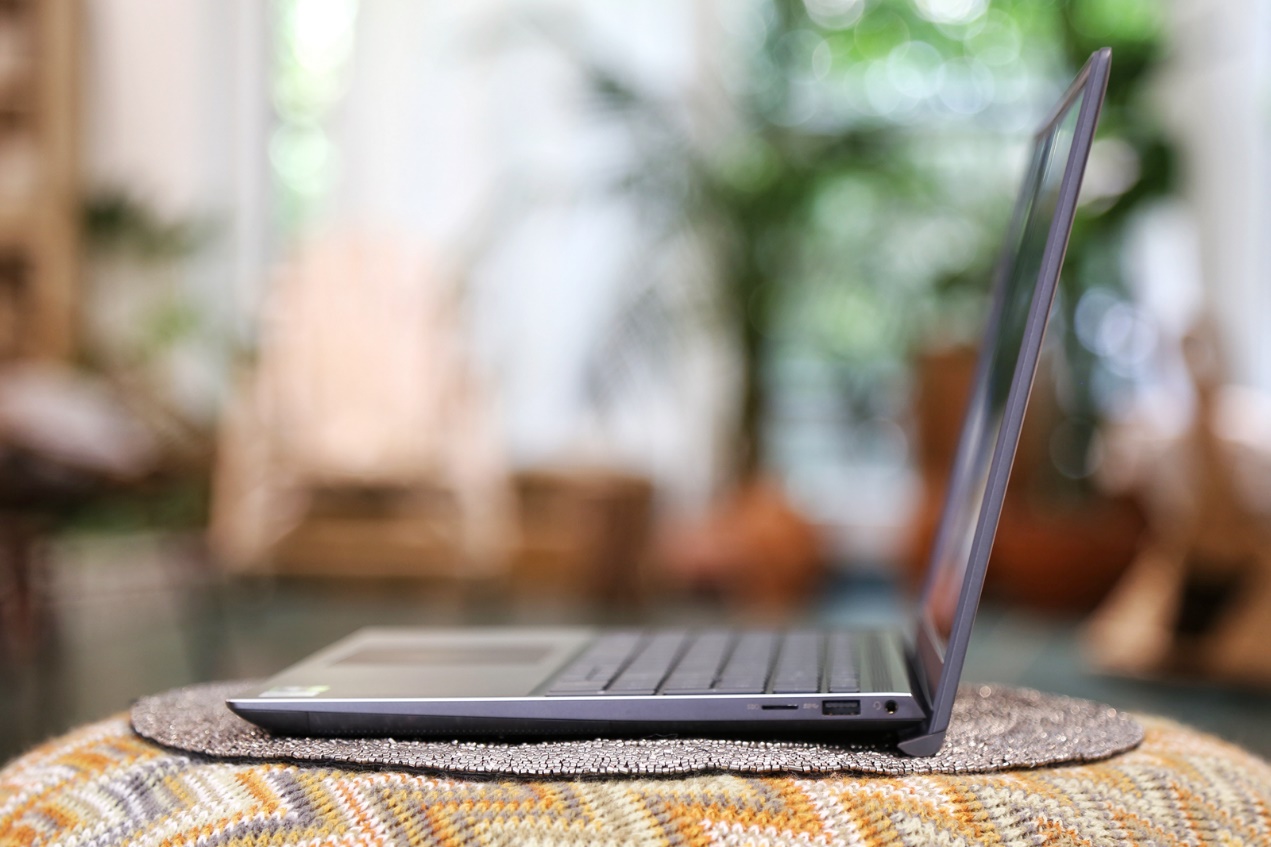 戴尔灵越燃7000玩游戏,戴尔灵越7000的4k屏幕