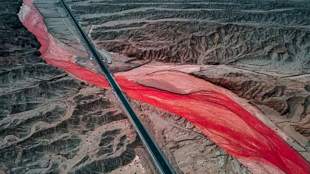 上帝打翻了调色盘，让西北这7种颜色美到窒息