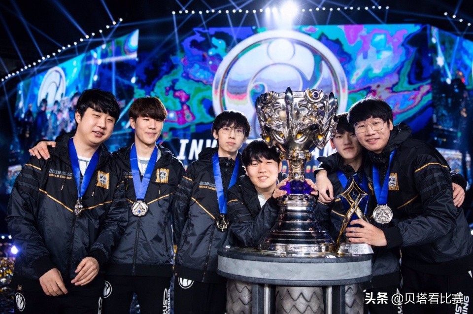 SMLZ粉丝牵头给IG送板子,引发IG粉丝不满:千万别让队员看见