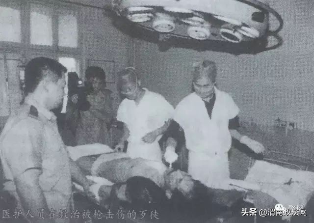 潜逃20年“女魔”落网：曾为小学教师伙同男友残忍杀7人