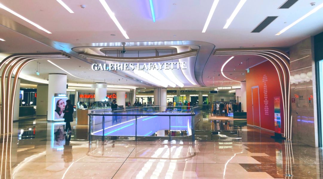 一个艺术兼商业的多维日常空间,商业与艺术结合的设计